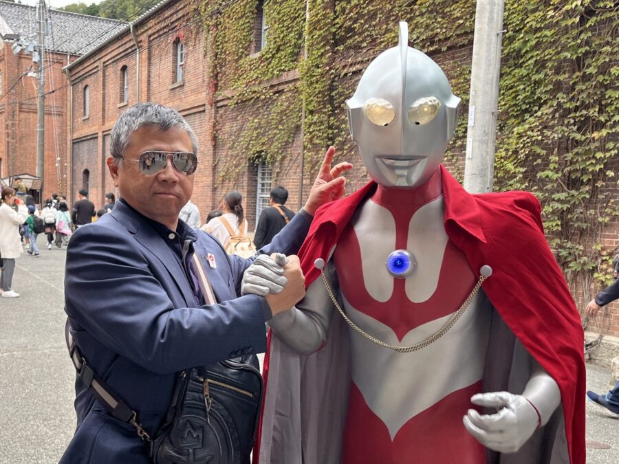 ウルトラマンと記念撮影