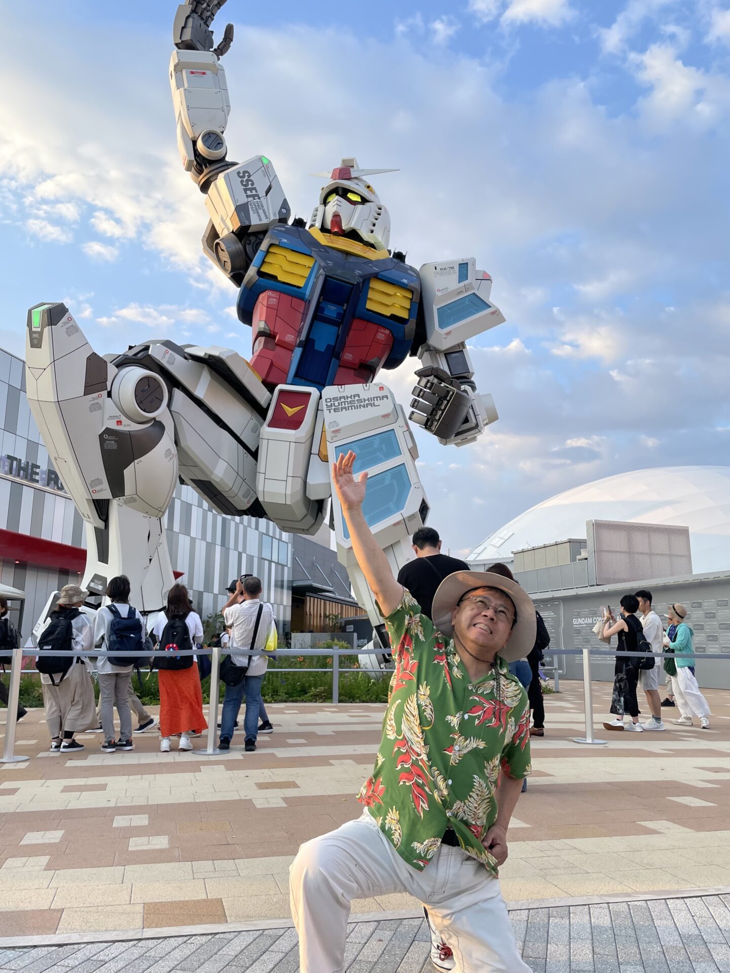 ガンダムポーズ
