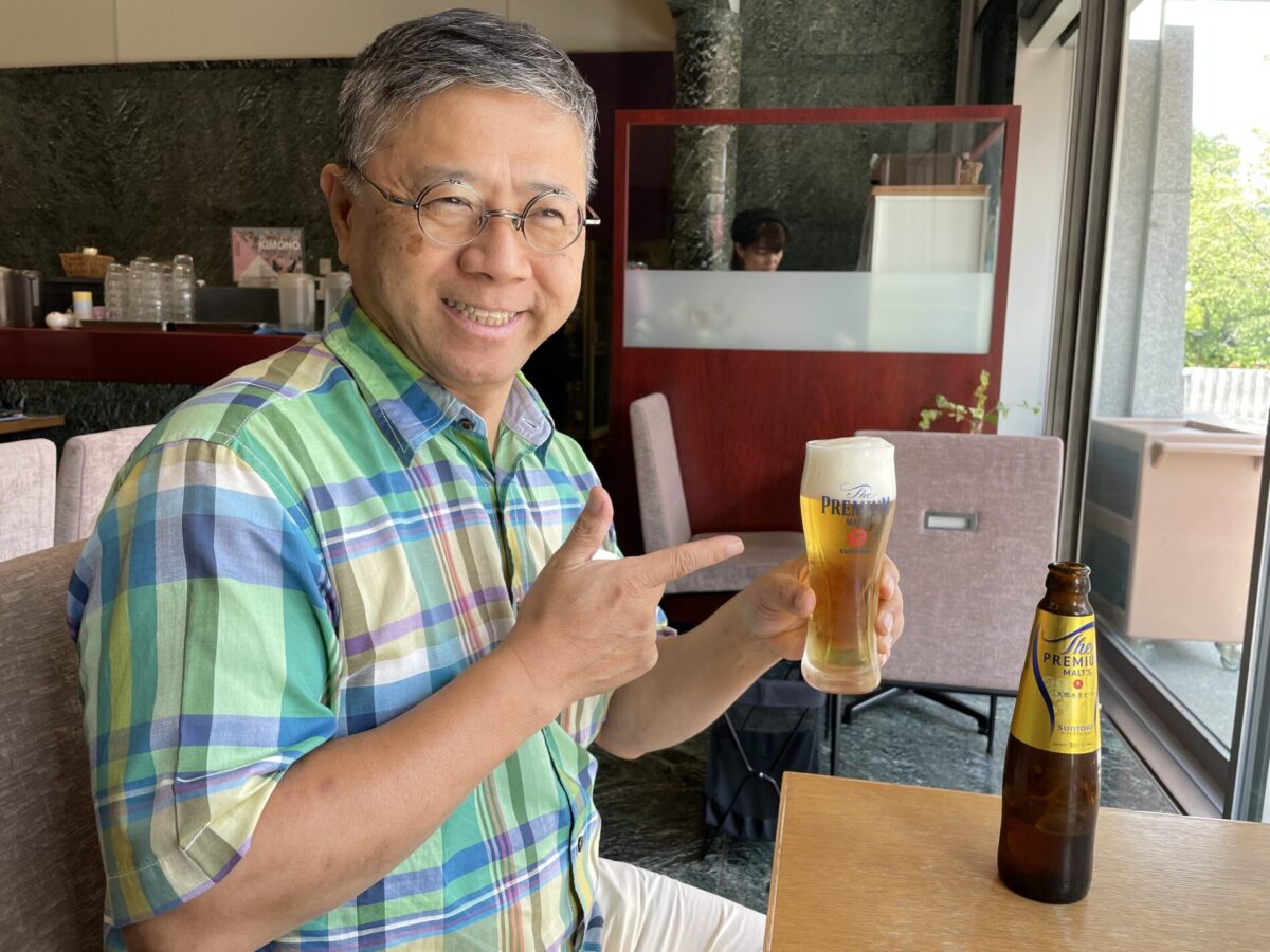 カフェのプレミアムモルツ