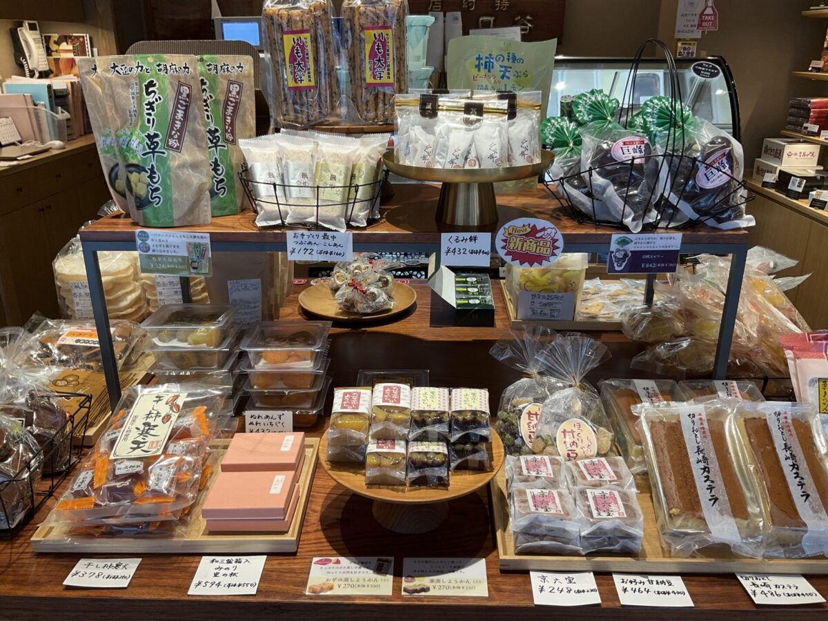 嘉楽本舗店内