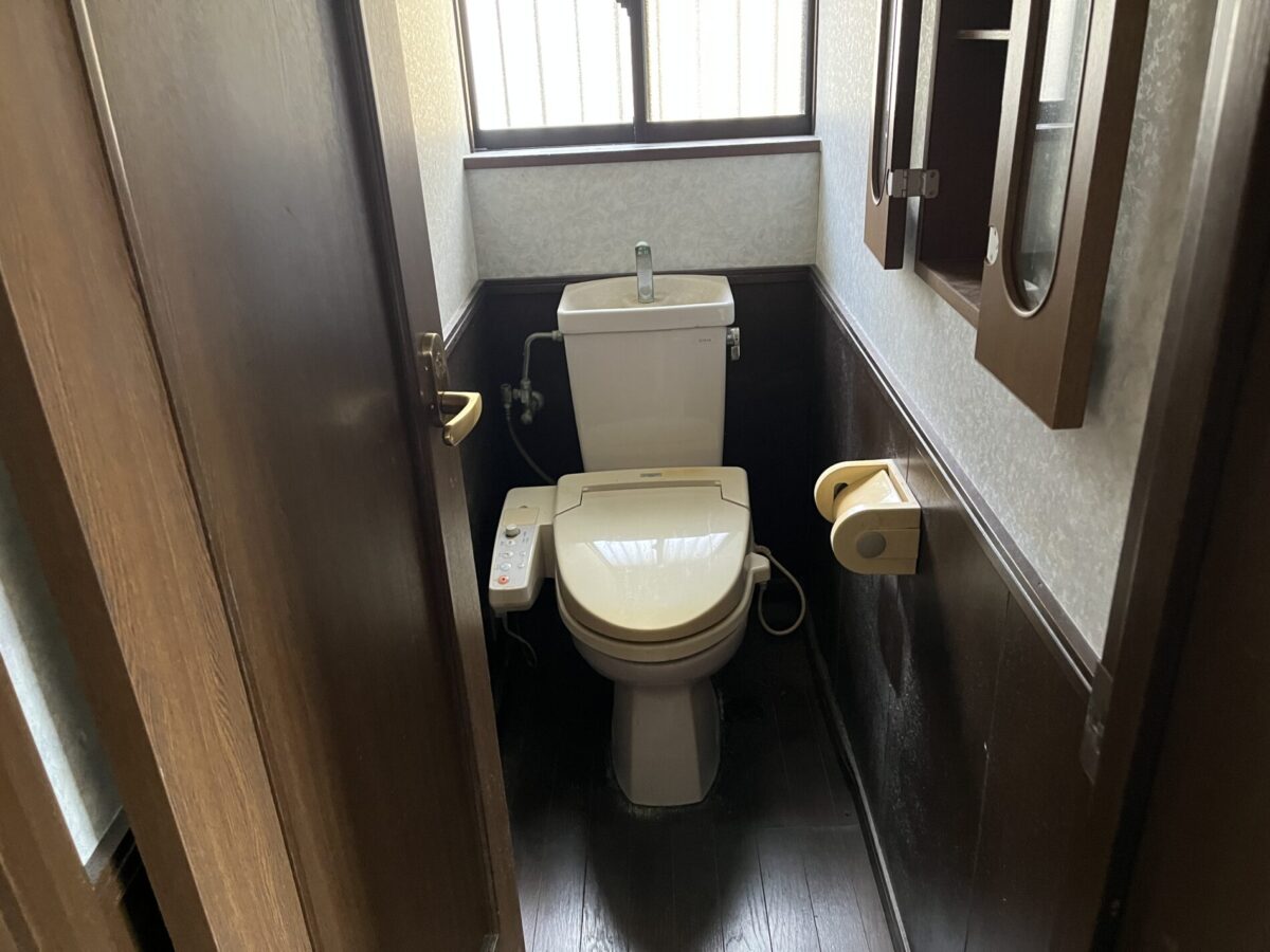 宇治田原町　売り戸建て住宅のトイレ