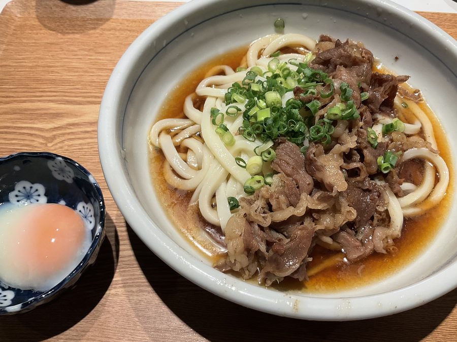 肉ぶっかけうどん＋温泉卵